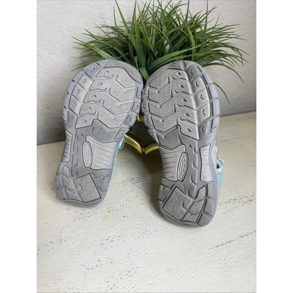 KEEN Newport H2 1026276 Camo/Pink Icing Sandal Shoes Girls Kid's Size 1